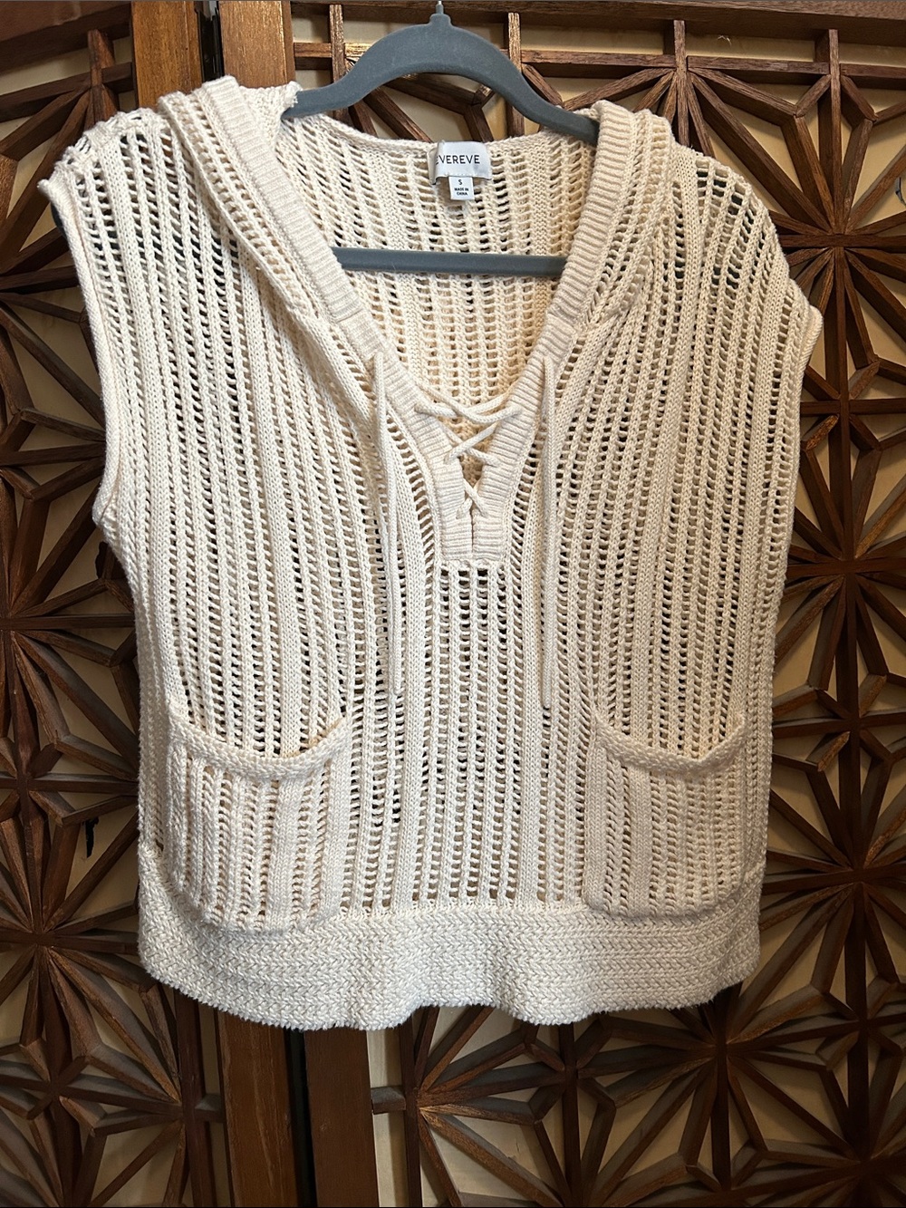 Evereve Cream Open-Knit Hoodie Vest size small